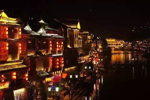厲害了！觸摸屏公司的現(xiàn)代 loft辦公空間